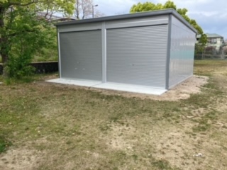 パネル倉庫を寄贈